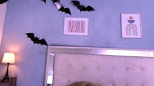 Emily Castillo 1 online show from 28, 11, 2025