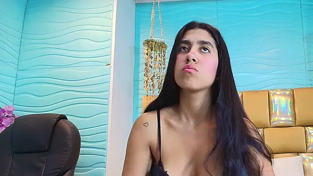 Mia Montess online show from 3, 10, 2025