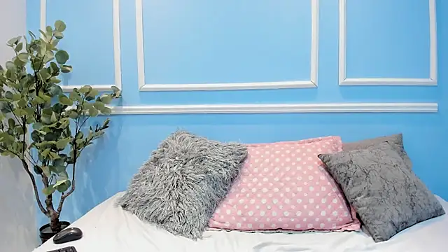 Lucy Canel online show from 1, 10, 2025