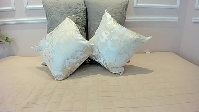 Lucy Canel online show from 21, 11, 2025