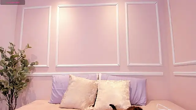 Lucy Canel online show from 6, 2, 2026