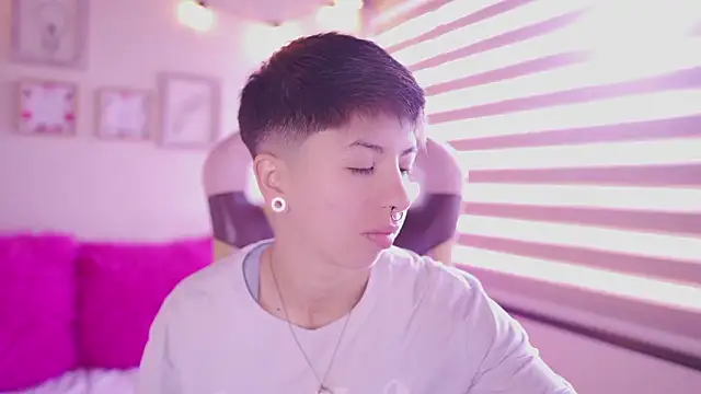 Snapshot of tommy_blue chatting on 20, 2, 2026 tommy blue online show from 20, 2, 2026