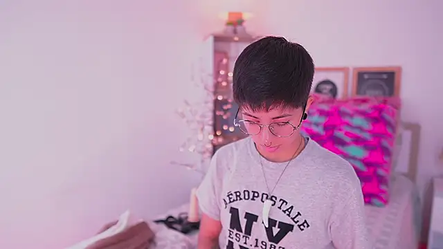 Snapshot of tommy_blue chatting on 11, 9, 2025 tommy blue online show from 11, 9, 2025