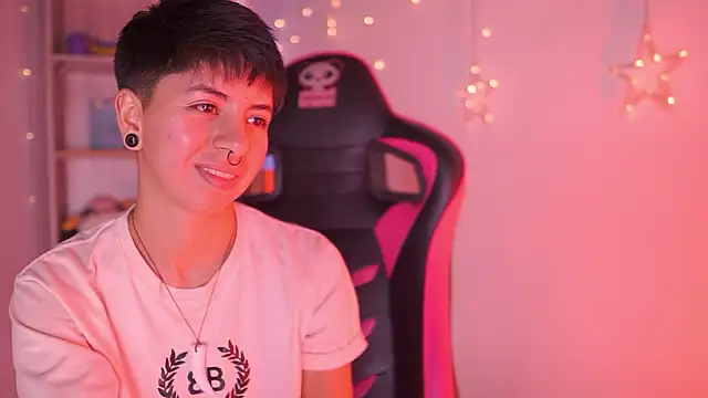 Snapshot of tommy_blue chatting on 28, 2, 2026 tommy blue online show from 28, 2, 2026