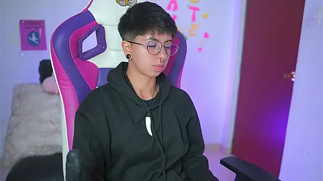 Snapshot of tommy_blue chatting on 19, 9, 2025 tommy blue online show from 19, 9, 2025