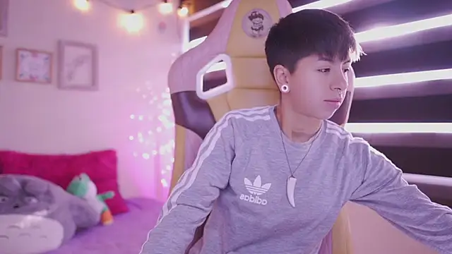 Snapshot of tommy_blue chatting on 10, 3, 2025 tommy blue online show from 10, 3, 2025