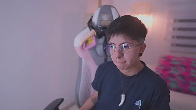 Snapshot of tommy_blue chatting on 16, 9, 2025 tommy blue online show from 16, 9, 2025