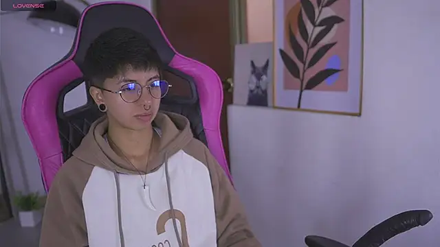 Snapshot of tommy_blue chatting on 22, 9, 2025 tommy blue online show from 22, 9, 2025