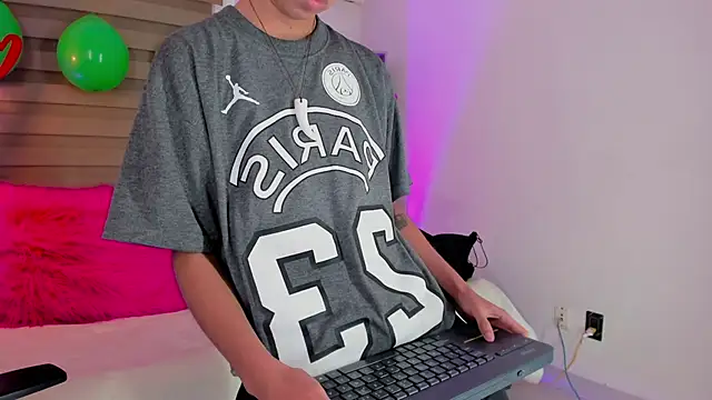 Snapshot of tommy_blue chatting on 20, 3, 2025 tommy blue online show from 20, 3, 2025