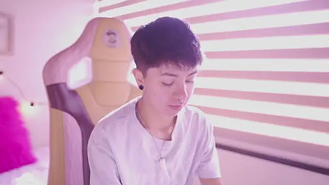 Snapshot of tommy_blue chatting on 2, 3, 2026 tommy blue online show from 2, 3, 2026