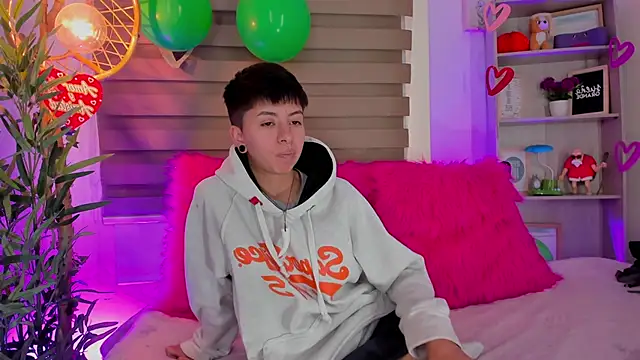 Snapshot of tommy_blue chatting on 22, 3, 2025 tommy blue online show from 22, 3, 2025