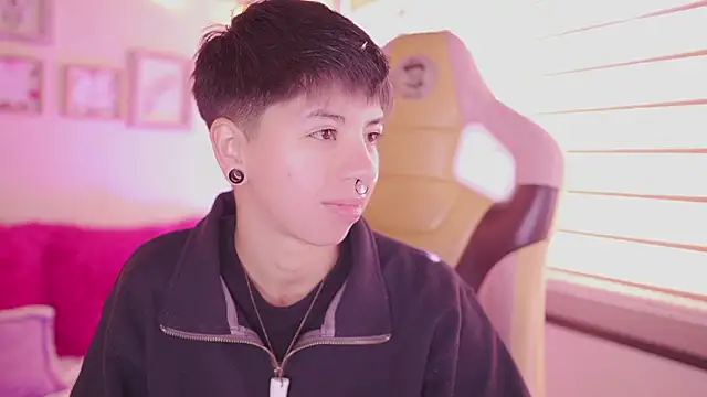 Snapshot of tommy_blue chatting on 26, 2, 2026 tommy blue online show from 26, 2, 2026