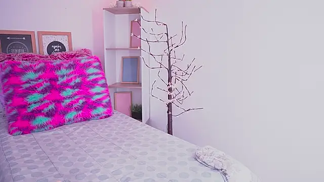 Snapshot of tommy_blue chatting on 12, 9, 2025 tommy blue online show from 12, 9, 2025