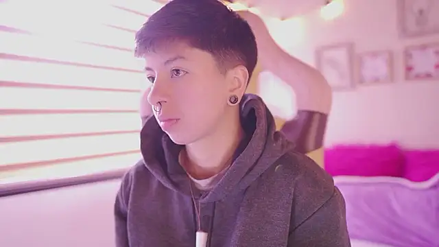 Snapshot of tommy_blue chatting on 3, 3, 2026 tommy blue online show from 3, 3, 2026