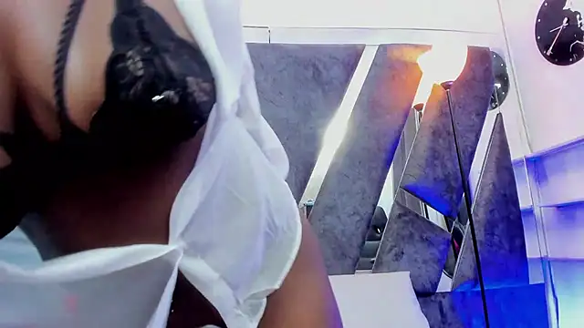 CandyMartinez  online show from 14, 10, 2025