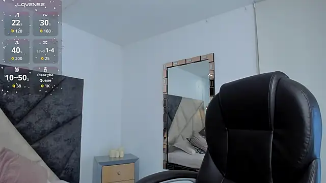 SaskiaGrendel online show from 28, 11, 2025