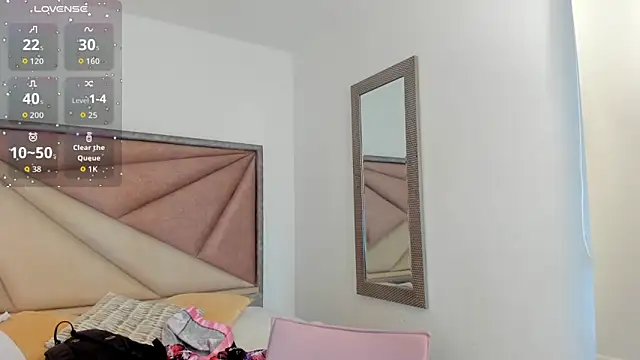 SaskiaGrendel online show from 1, 10, 2025