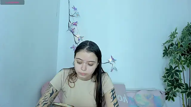 SaskiaGrendel online show from 22, 10, 2025