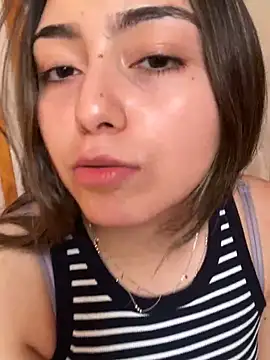 Snapshot of floooohv chatting on 18, 10, 2025 floooohv online show from 18, 10, 2025