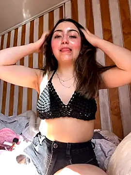 Snapshot of floooohv chatting on 15, 10, 2025 floooohv online show from 15, 10, 2025