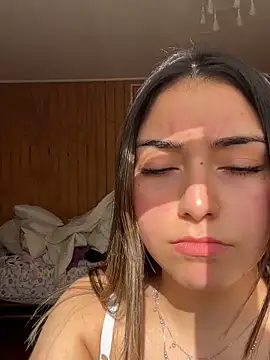 Snapshot of floooohv chatting on 16, 11, 2025 floooohv online show from 16, 11, 2025