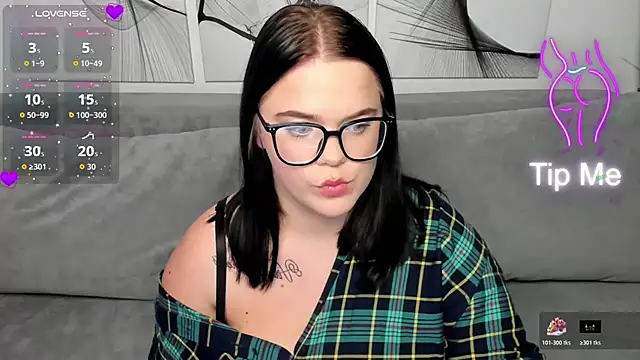 Eliss Shyyo online show from 13, 12, 2025