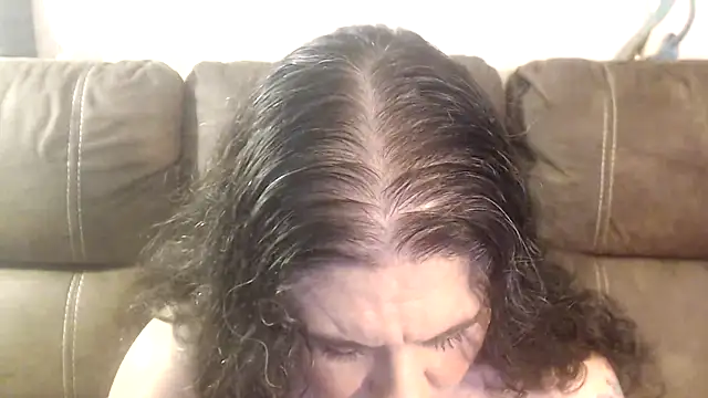 Snapshot of Dreaming_Of_Blue chatting on 3, 10, 2025 Dreaming Of Blue online show from 3, 10, 2025