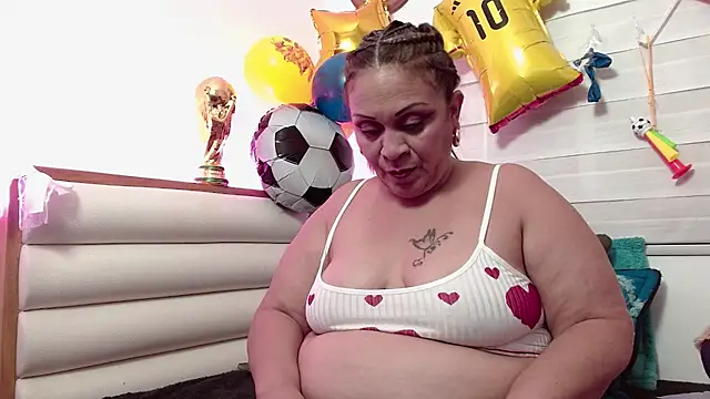 Snapshot of scarlettbooty chatting on 8, 7, 2026 scarlettbooty online show from 8, 7, 2026