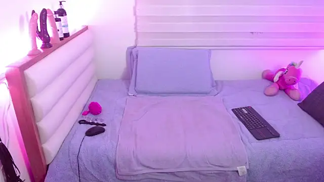 scarlettbooty online show from 25, 4, 2026
