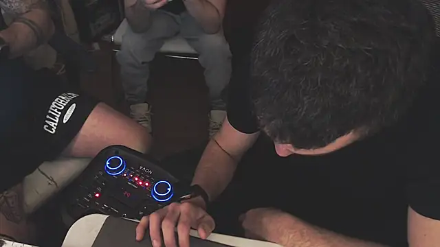 weknowourworth6999 online show from 22, 9, 2025