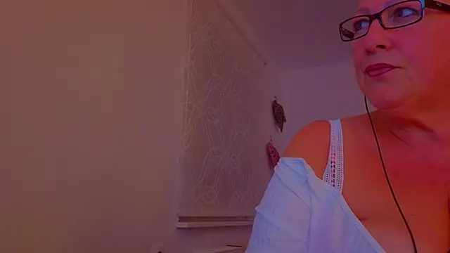 Snapshot of conny99 chatting on 15, 9, 2025 conny99 online show from 15, 9, 2025