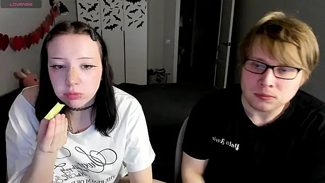JayMollyy online show from 17, 4, 2026