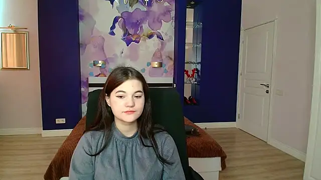 Snapshot of ElinaMils chatting on 4, 3, 2025 ElinaMils online show from 4, 3, 2025