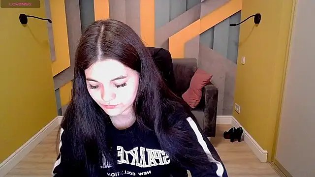 Snapshot of ElinaMils chatting on 13, 3, 2025 ElinaMils online show from 13, 3, 2025