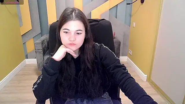 Snapshot of ElinaMils chatting on 7, 3, 2025 ElinaMils online show from 7, 3, 2025