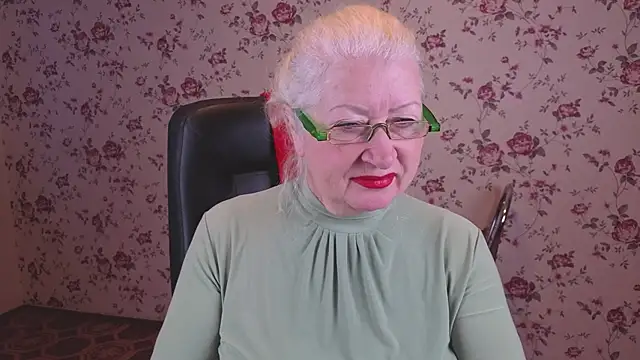 Maya Mayflower online show from 26, 10, 2025