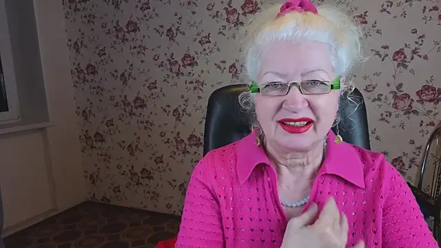 Maya Mayflower online show from 21, 11, 2025