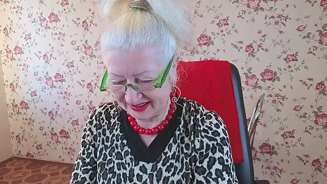 Maya Mayflower online show from 24, 10, 2025