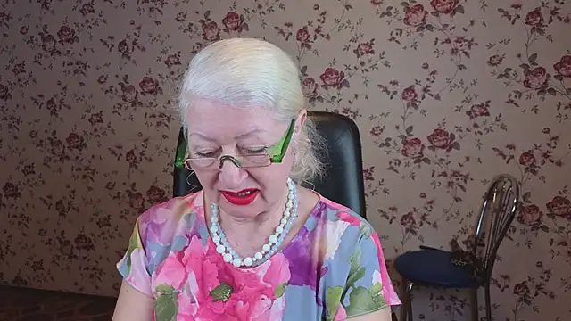 Maya Mayflower online show from 22, 12, 2025