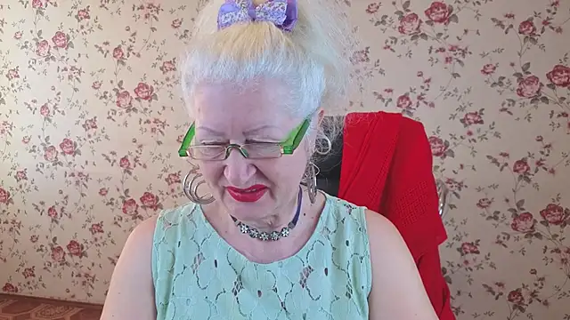 Maya Mayflower online show from 23, 10, 2025