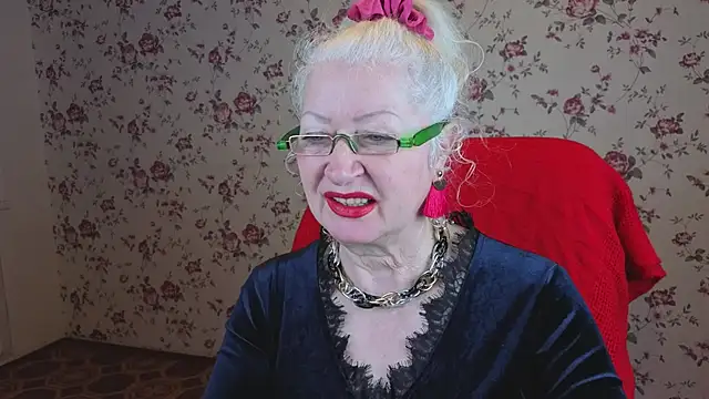 Maya Mayflower online show from 15, 12, 2025