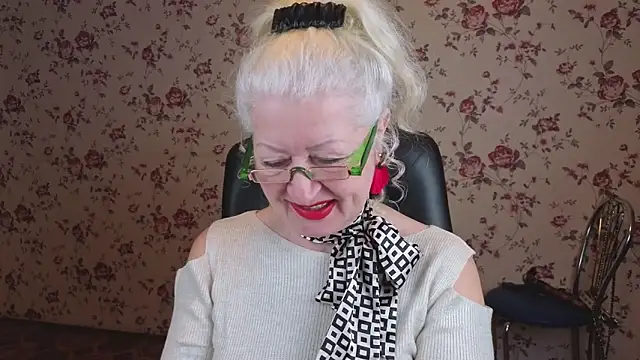 Maya Mayflower online show from 21, 12, 2025