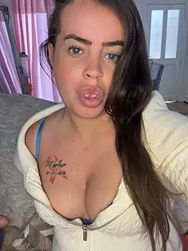 Snapshot of Sophie_23XX chatting on 12, 10, 2025 Sophie 23XX online show from 12, 10, 2025