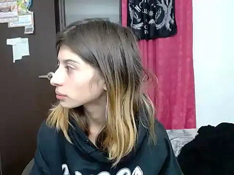 Snapshot of KratosAfroditacs chatting on 5, 2, 2026 KratosAfroditacs online show from 5, 2, 2026