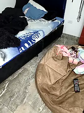 KratosAfroditacs online show from 10, 4, 2026