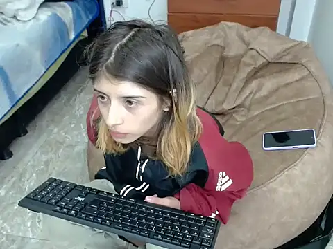 KratosAfroditacs online show from 28, 11, 2025