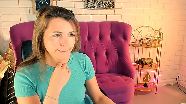 Snapshot of NicoleHitman chatting on 26, 9, 2025 NicoleHitman online show from 26, 9, 2025