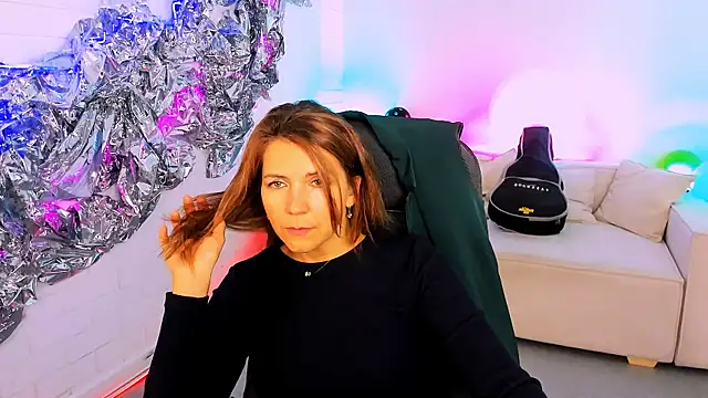 Snapshot of NicoleHitman chatting on 9, 9, 2025 NicoleHitman online show from 9, 9, 2025