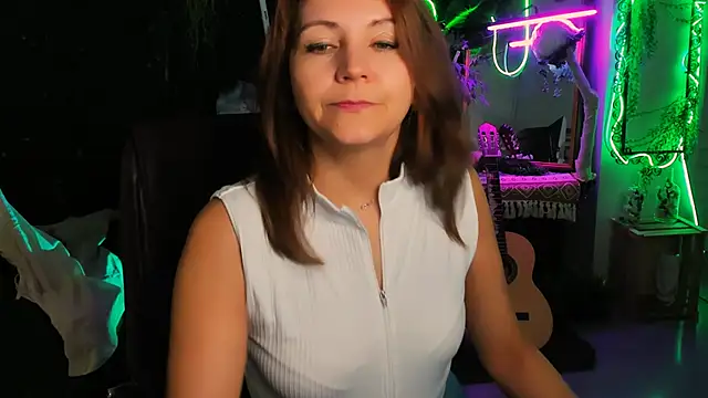 Snapshot of NicoleHitman chatting on 26, 11, 2025 NicoleHitman online show from 26, 11, 2025