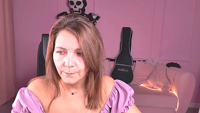 Snapshot of NicoleHitman chatting on 30, 10, 2025 NicoleHitman online show from 30, 10, 2025